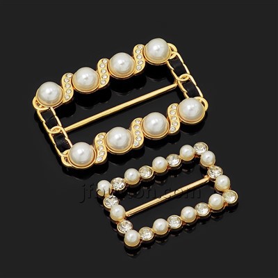 Neliönmuotoinen helmivyön solkineula mekkoon